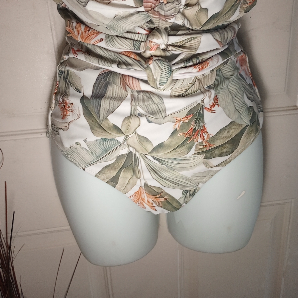 FLOWER PRINTED ONE PIECE SWIMSUIT Body Enhancing Design Nature Lovers Size Small - Picture 5 of 12